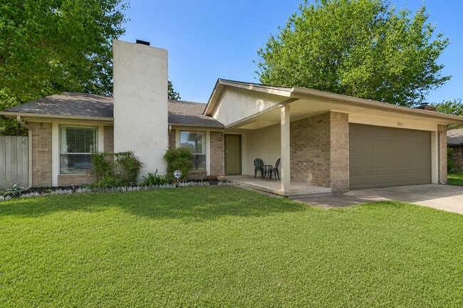 Building Photo - 3210 Rambling Oaks Dr