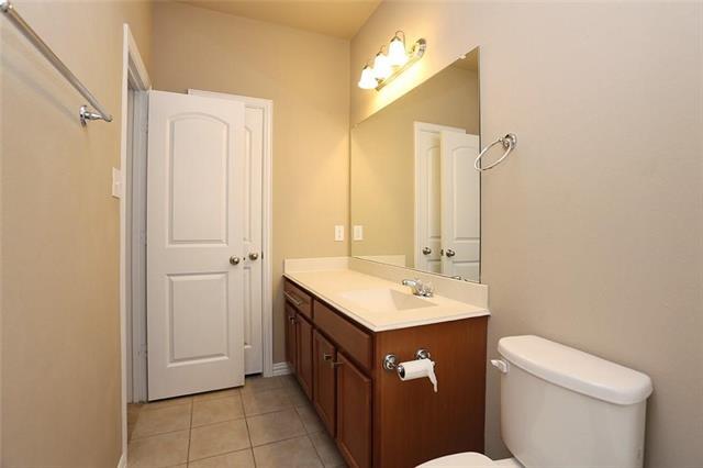 Building Photo - 708 Silver Moon Dr