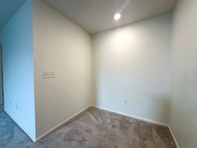 Building Photo - Painted Prairie 3bd 2.5ba paired house by DIA!