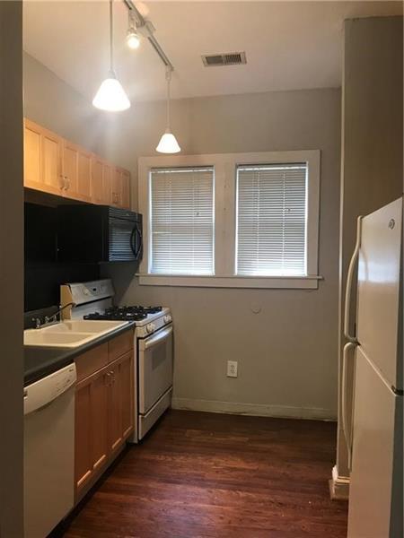 Building Photo - 864 Charles Allen Dr NE