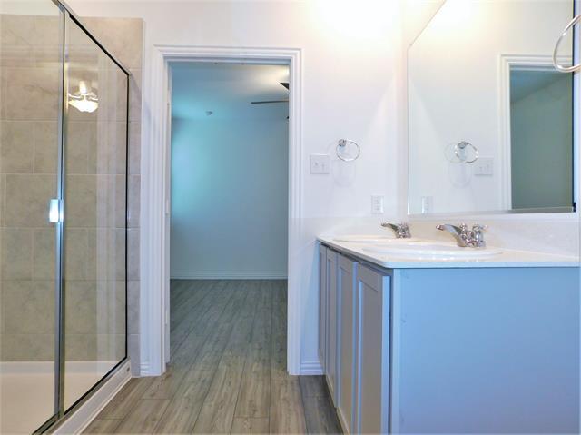 Building Photo - 1720 Da Vinci Dr