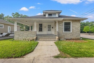 Building Photo - 602 E Jackson St