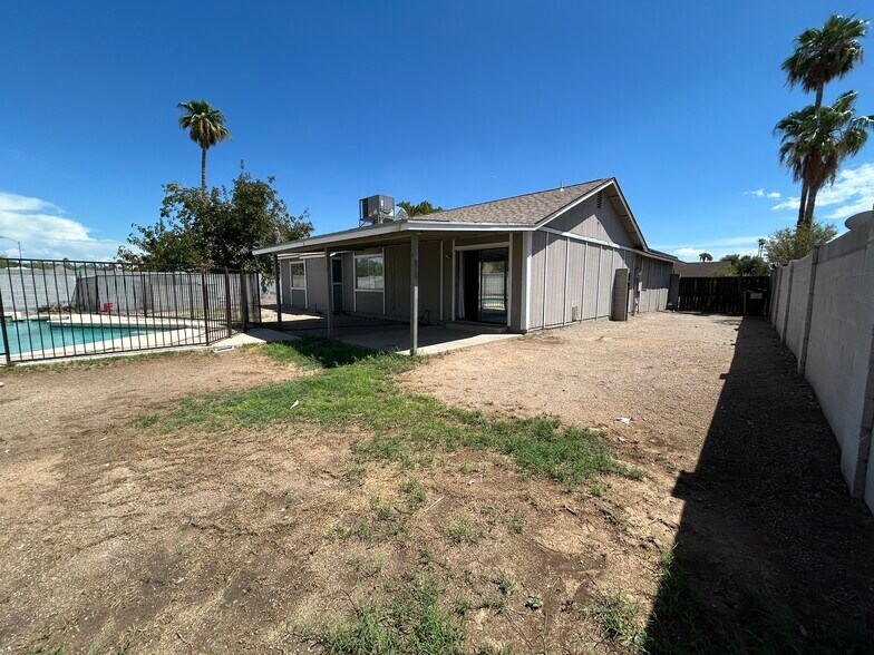 Building Photo - 6150 W Mauna Loa Ln