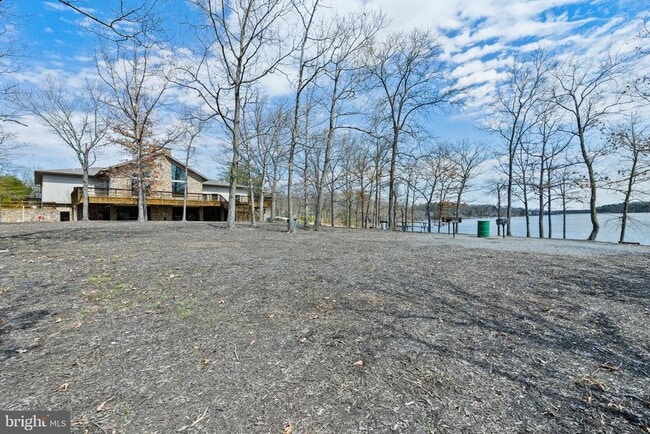 Building Photo - 100 Woodlands Ln