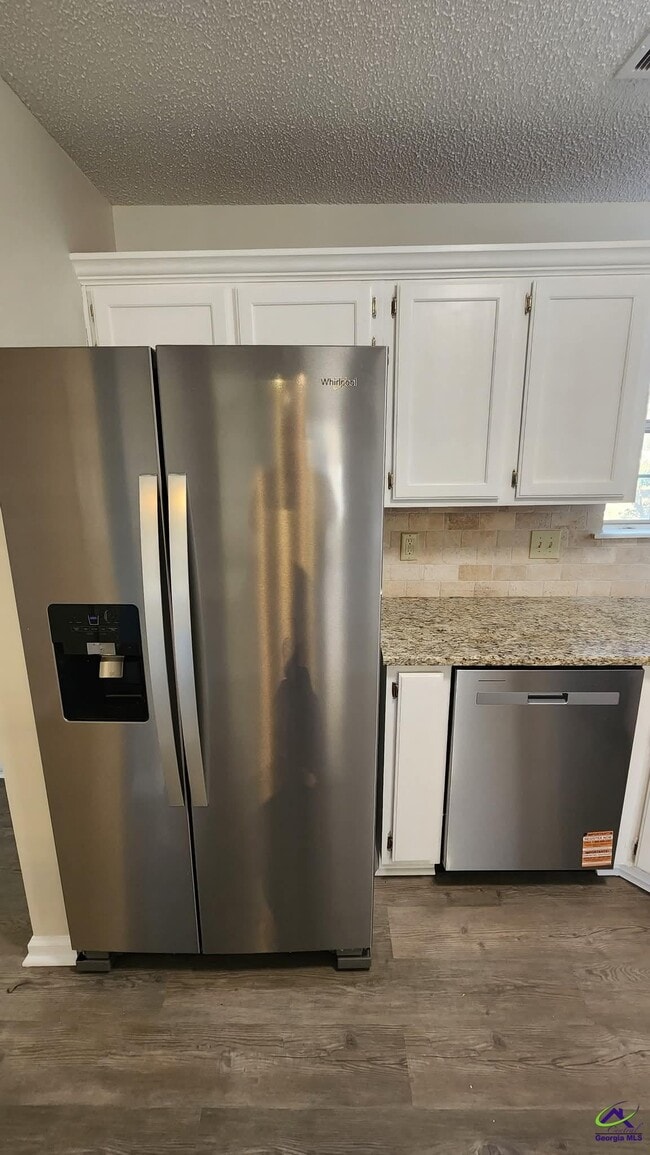 Building Photo - 101 Country Cove