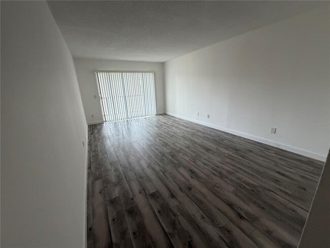 Building Photo - 9700 Starkey Rd
