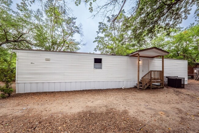 Building Photo - 2 Bedroom, 1 Bathroom Home in Charleston Farms - North Charleston