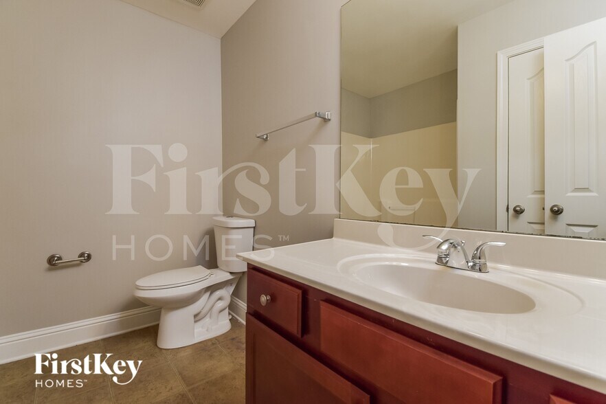 Building Photo - 5681 Apple Grove Rd NE