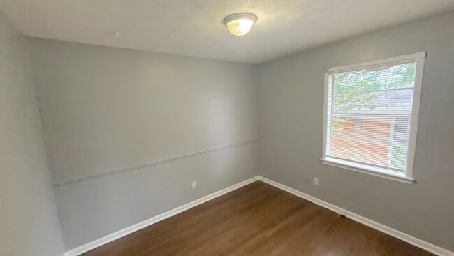 Building Photo - 3338 Covington Pike