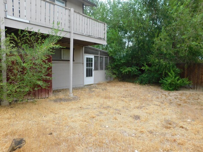 Building Photo - 402 Dressell Dr