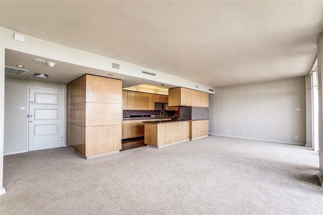 Building Photo - 6211 W Northwest Hwy