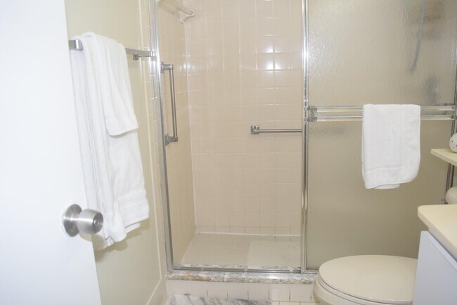 Building Photo - 315 Mansfield Dr