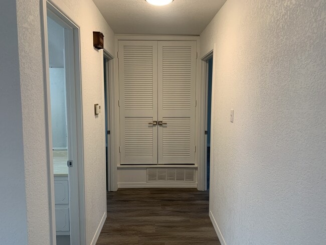 Building Photo - 2300 Richmond Rd