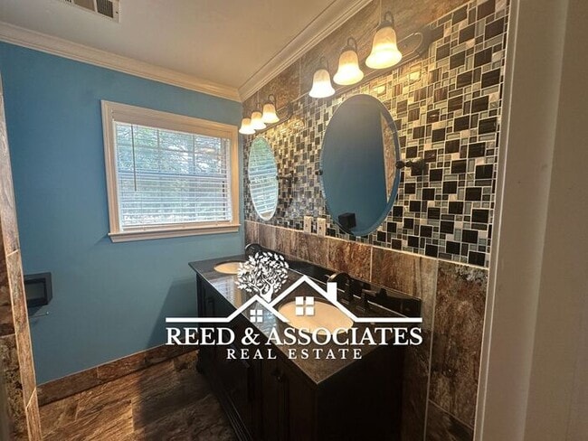 Building Photo - Charming Collierville Home ~3 Bedroom