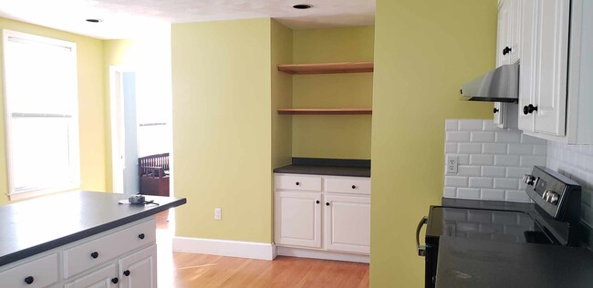 Extra shelf and storage space in kitchen - 25 Boylston St