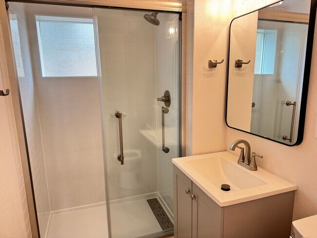 Building Photo - NEWLY REMODELED 3 Bed 2 Bath Home of Linden in Boulder-Available NOW!