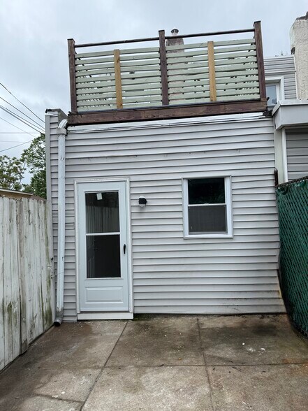 Building Photo - 2526 Almond St