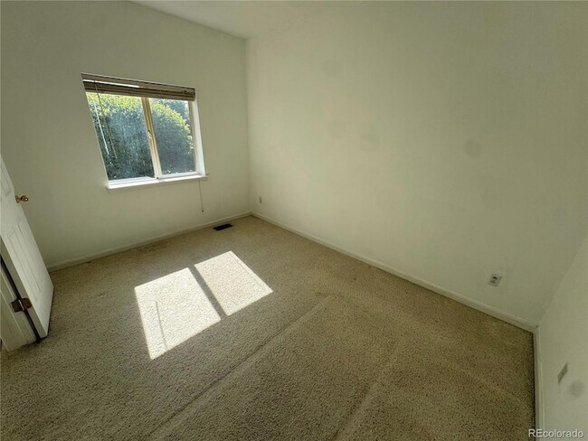 Building Photo - 4505 S Auckland Ct