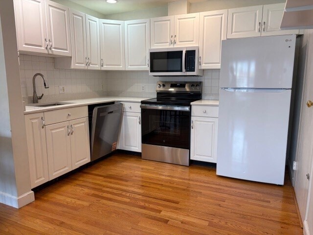 Building Photo - 31 Warren St