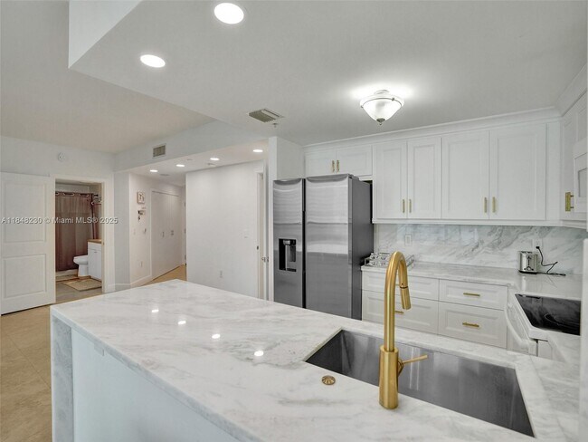 Building Photo - 1250 S Miami Ave