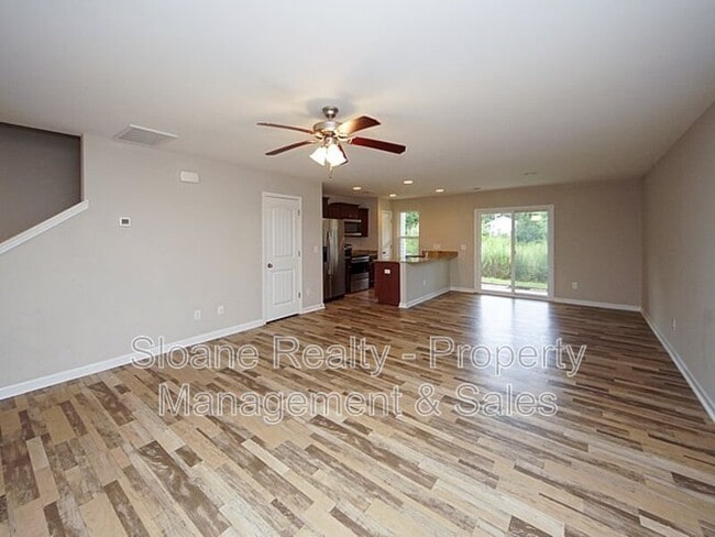 Building Photo - 557 Truman Dr
