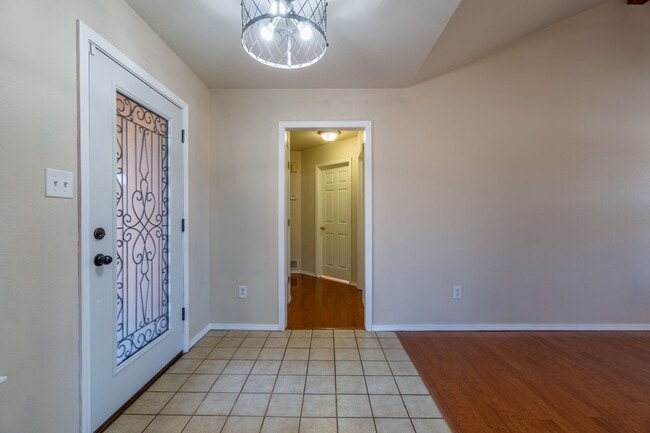 Building Photo - 1505 N 9th St