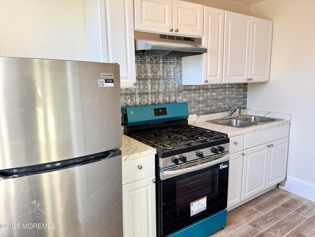 Building Photo - 1107 Grand Ave