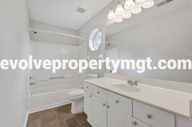 Building Photo - Newly Renovated Cordova Home!