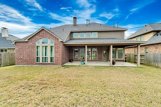 Building Photo - 28810 Davenport Dr