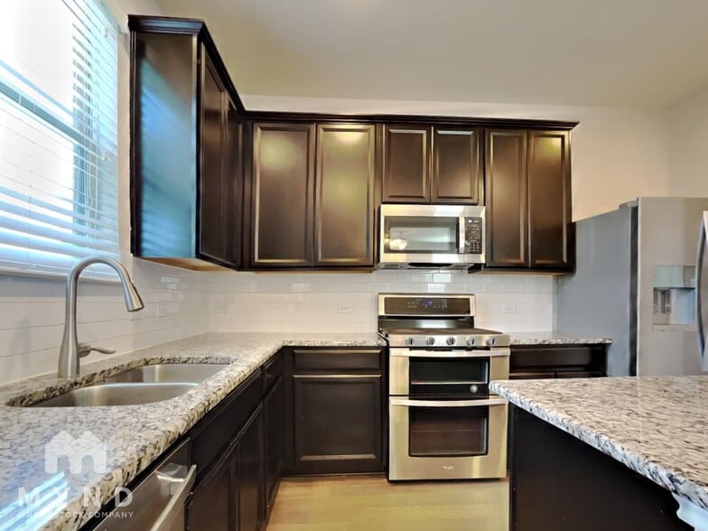 Building Photo - 125 Kavanaugh St