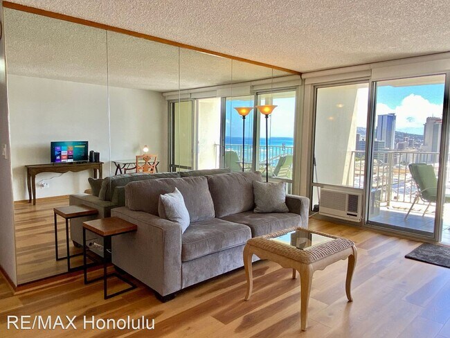 Building Photo - 2 br, 2 bath House - 1350 Ala Moana Blvd #...