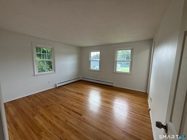 Building Photo - 74 Ring Dr