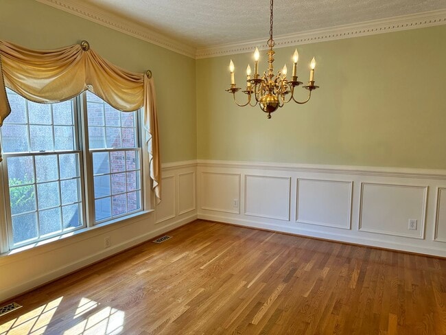 Building Photo - Beautiful home for rent in Fords Colony! Available Now!
