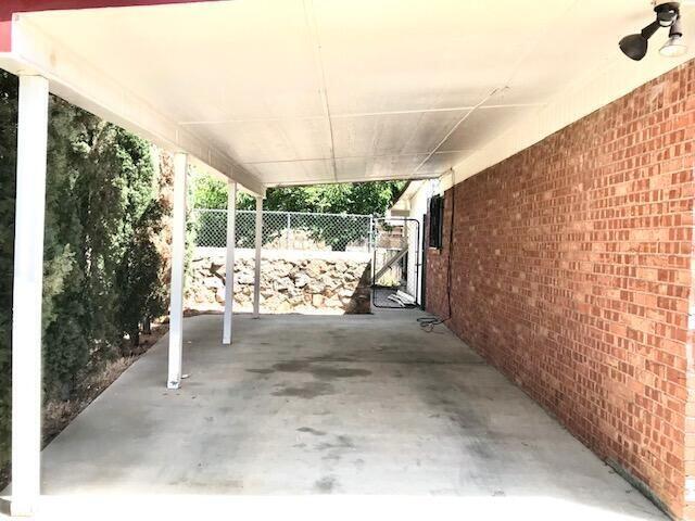 Building Photo - 10387 Yellowstone St
