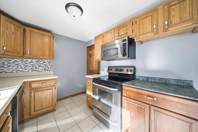 Building Photo - 24 Etta Ln