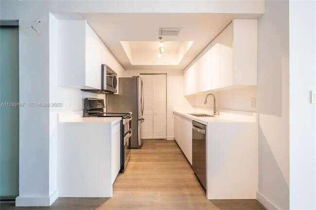 Building Photo - 90 Alton Rd