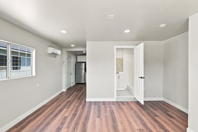 Building Photo - 11150 Santa Fe Ave