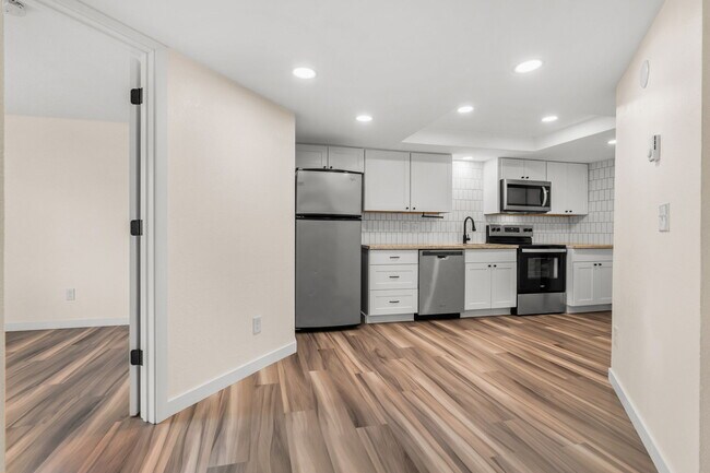 Building Photo - 12500 SE 110th Ct