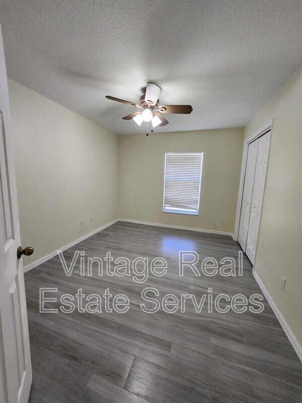 Building Photo - 819 Sandy Trail Pl