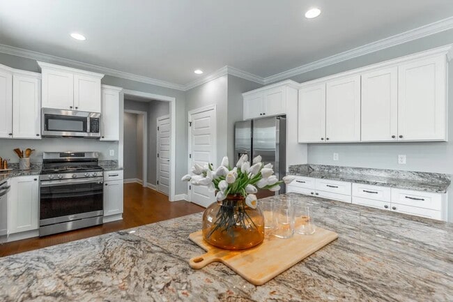 Building Photo - 3495 Travertine Ln