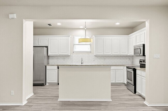 Building Photo - 2536 S University Dr