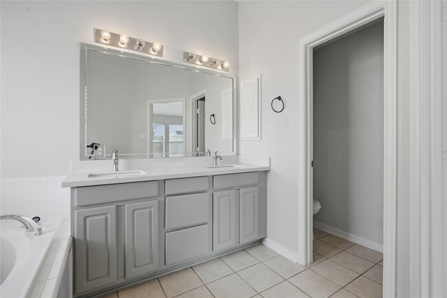 Building Photo - 5755 Lightstone Ln