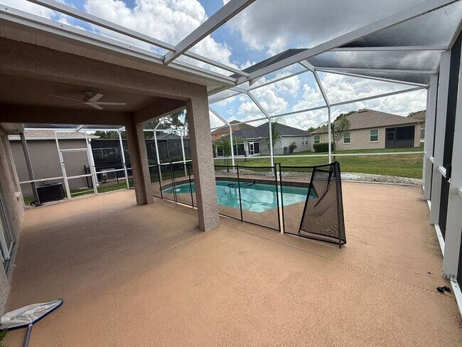 Building Photo - 1819 Lady Palm Ct