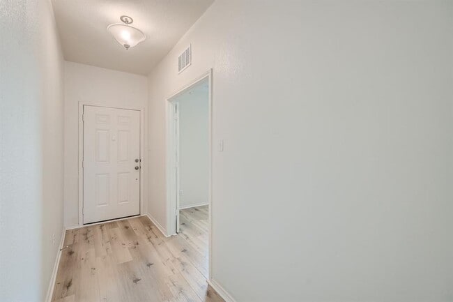 Building Photo - 190 Purple Heart Dr