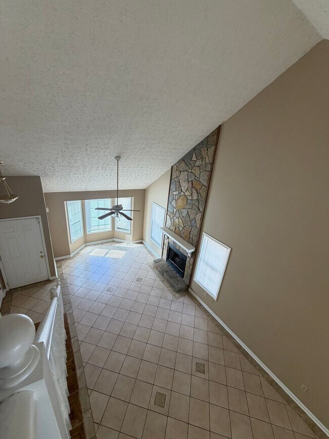 Building Photo - Charming Two-Story Home on a Corner Lot in Jonesboro