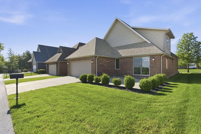 Building Photo - 3835 E Brookdale Terrace