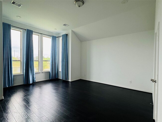 Building Photo - 8403 Terrace Valley Cir