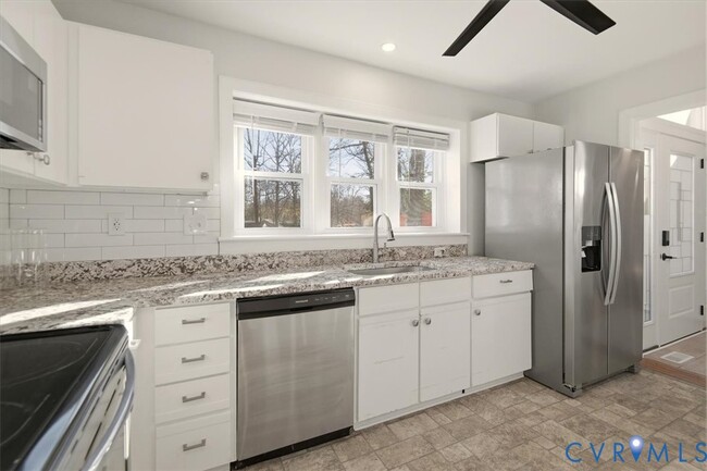 Building Photo - 5600 Woods Walk Rd