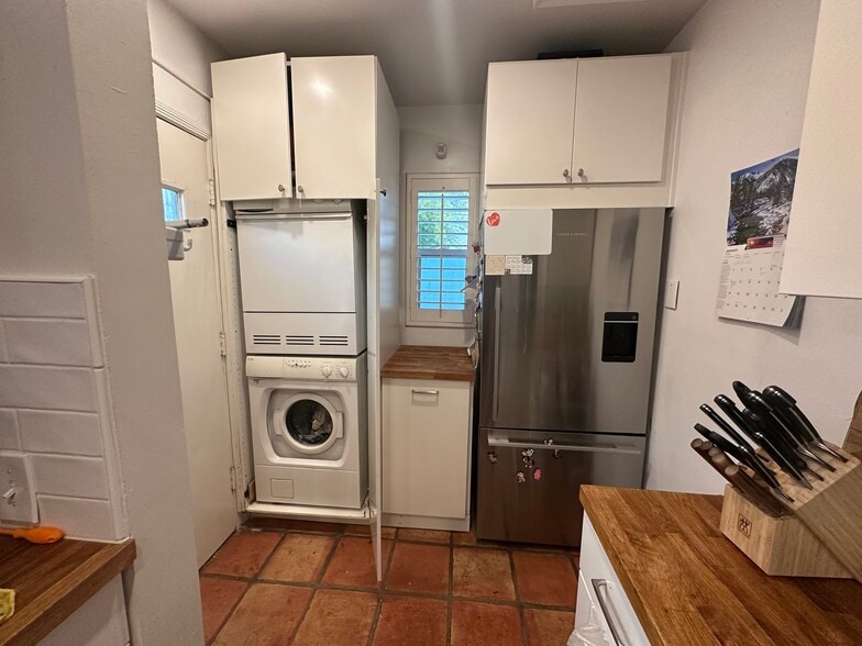 Building Photo - 2232 N Evergreen St