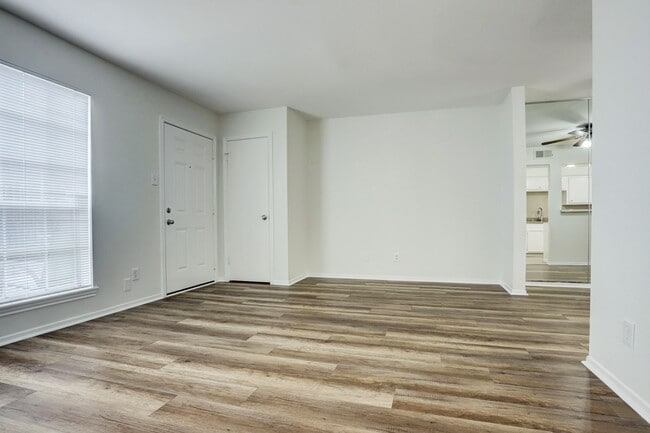 Building Photo - 11540 Chimney Rock Rd